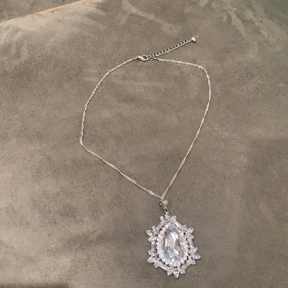 🌸necklace and chain with pendent 🌸